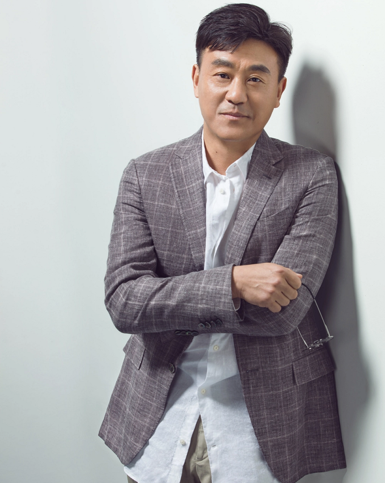 有妻万事足的著名演员何冰，婚后事业飙升，赚的钱全部上交给老婆