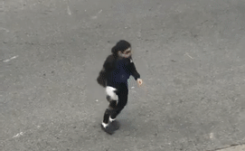 迈克尔·杰克逊 45 度前倾是怎么做到的？