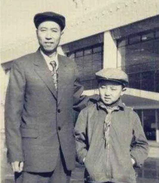 于谦:娶19岁女学生,不赚钱时靠老婆养,两个儿子归郭德纲管