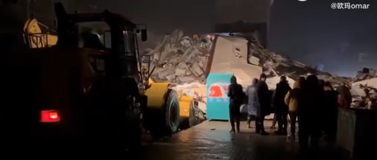 网红唐小强遭遇地震被埋废墟下！杨迪为他祈祷，曾救过多名中国人