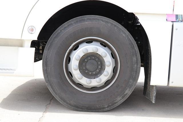这是德国曼在国内主销的牵引车，480马力+驾驶室大空间，只卖69万-