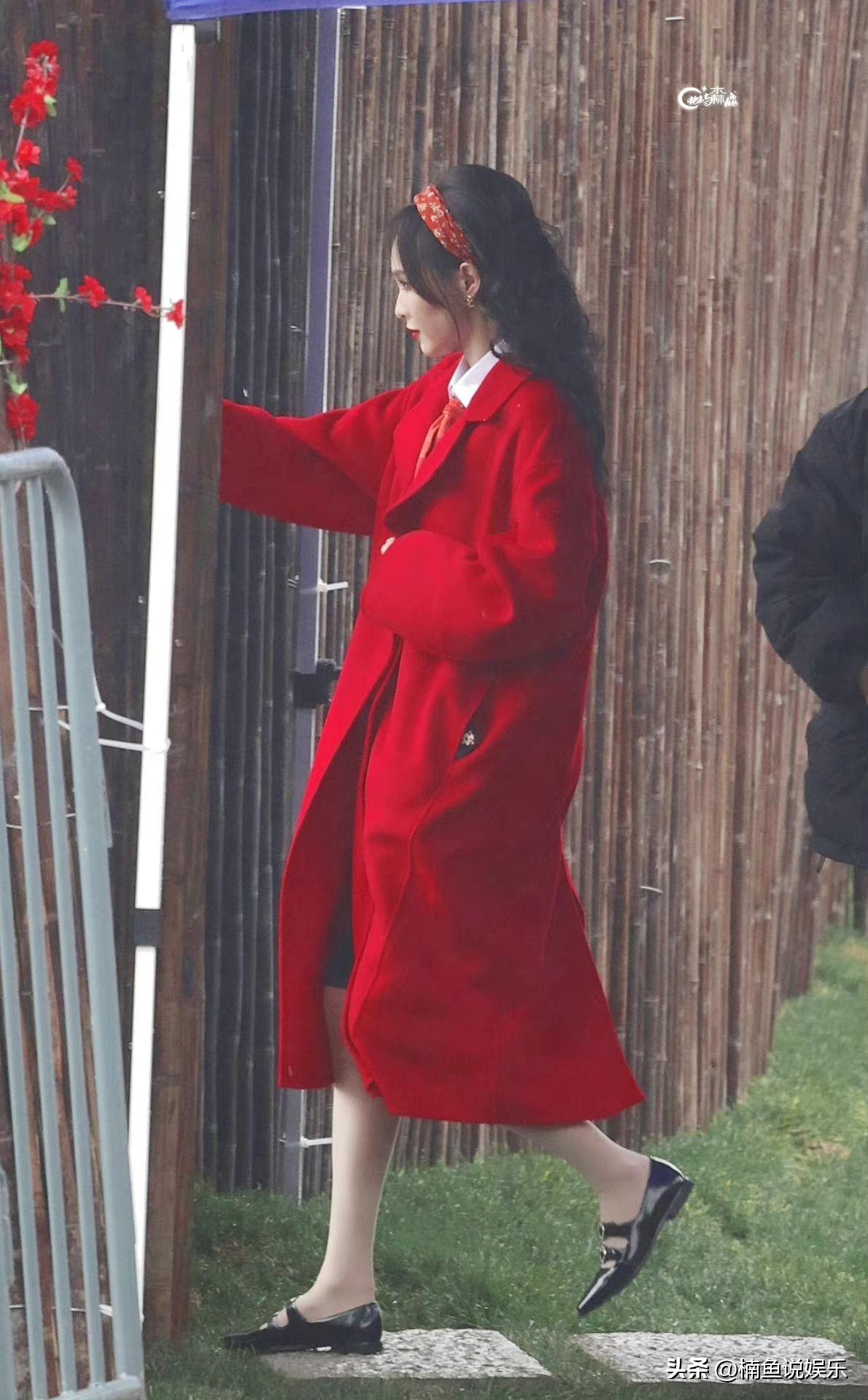 被唐嫣的新造型美到了！1米72身高演绎气质空姐，制服造型太抢眼