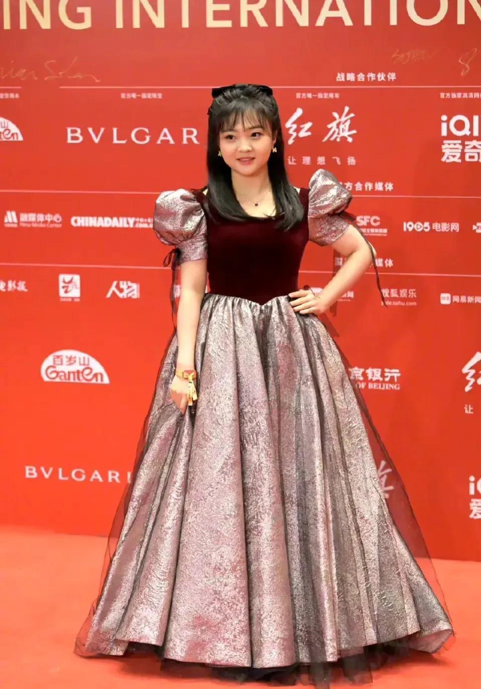章子怡身高 :160的张子枫,同框164的章子怡,瞬间被碾压,谁谎报身高?