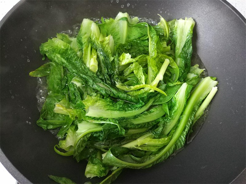 莴笋叶没有焯水有毒吗(莴笋叶用不用焯水)