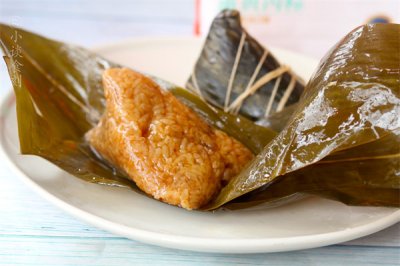 ​冷冻粽子是蒸着吃还是煮着吃(粽子不解冻能直接煮吗)