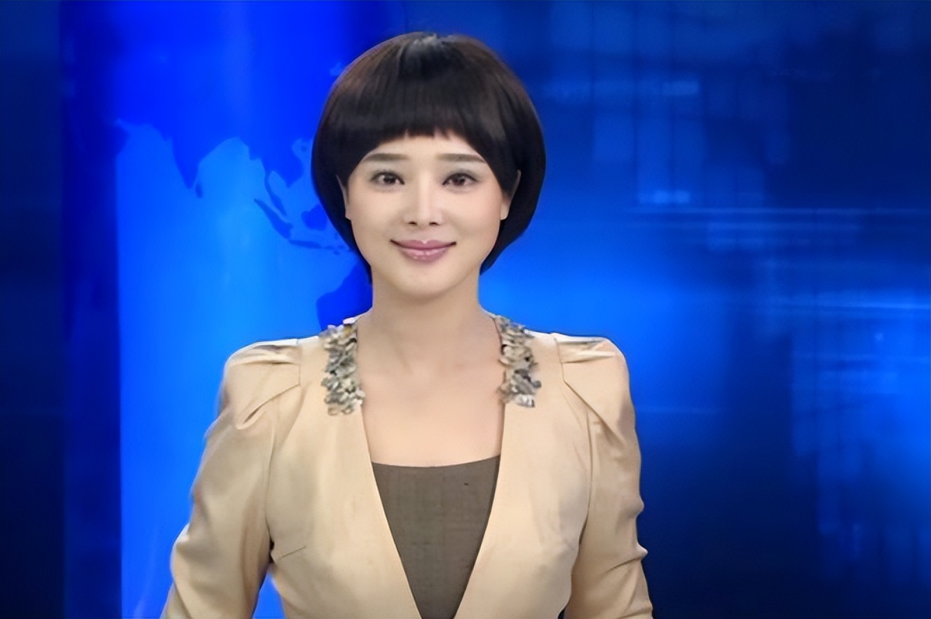 央视主播胡蝶:倒贴 50万与陆川闪婚,婚后分居生下一儿一女