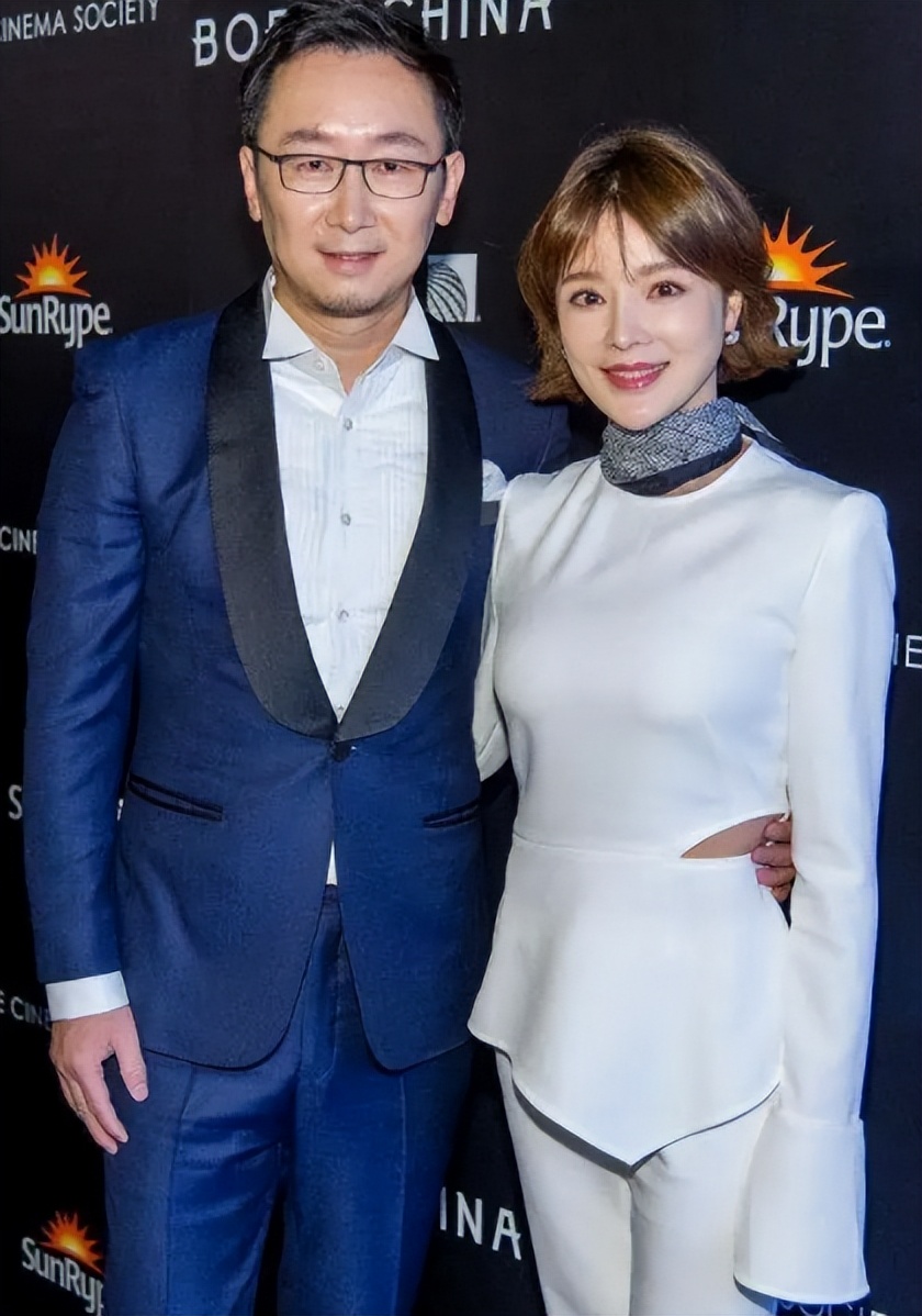 央视主播胡蝶:倒贴 50万与陆川闪婚,婚后分居生下一儿一女
