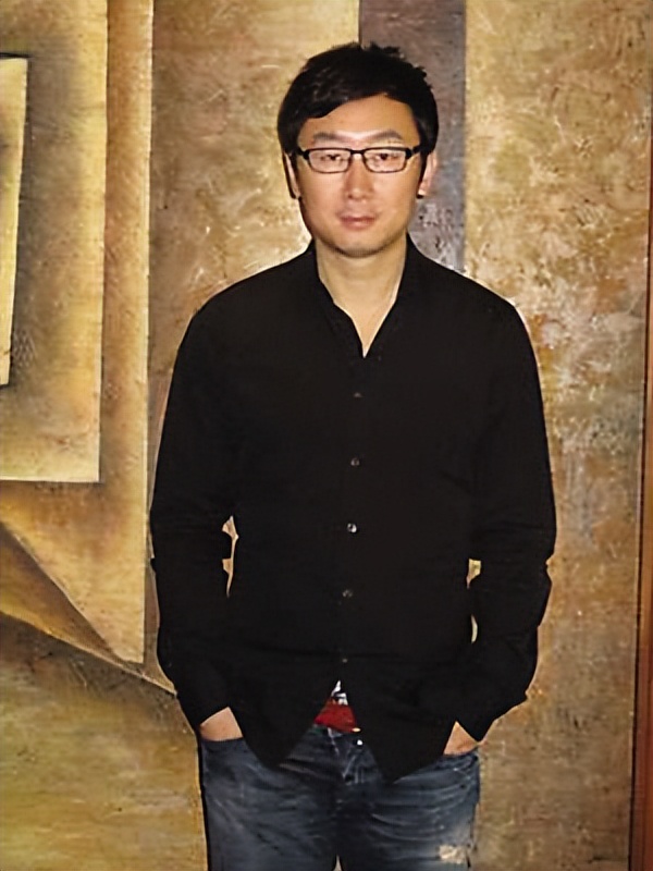 央视主播胡蝶:倒贴 50万与陆川闪婚,婚后分居生下一儿一女
