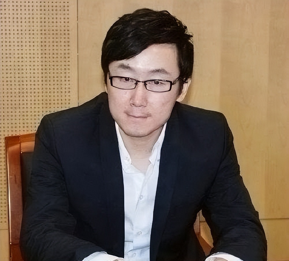 央视主播胡蝶:倒贴 50万与陆川闪婚,婚后分居生下一儿一女