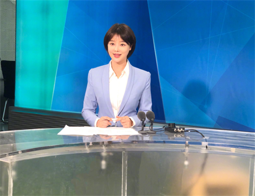 央视主播胡蝶:倒贴 50万与陆川闪婚,婚后分居生下一儿一女