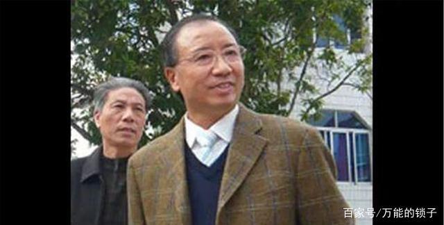 “粤北首富”倒下，座驾梅赛德斯-奔驰S500最终成为一名囚犯-