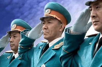 ​王近山：20岁当师长，40岁成开国中将，因离婚风波连降三级