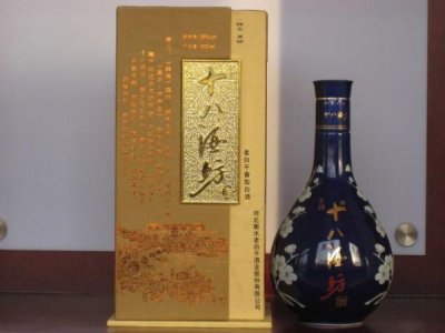十八亩窖白酒_十八酒坊窖藏12年