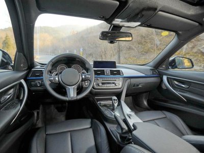 ​2011款 325i 敞篷轿跑车 宝马3系(进口)配置怎么样 宝马3系(进口)购车手册