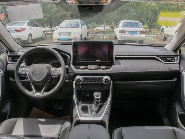 2020款 2.0L CVT两驱尊贵版 RAV4荣放油耗怎么样 RAV4荣放购车手册-