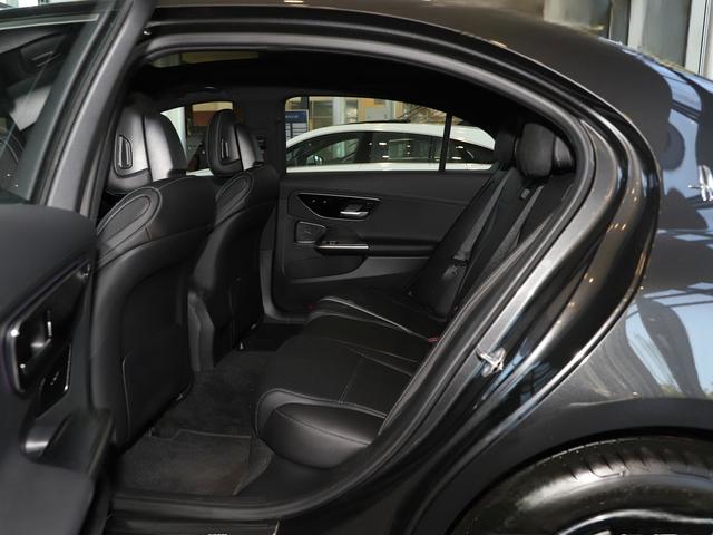 2021款 C 300 L 运动版 奔驰C级空间怎么样 奔驰C级购车手册-