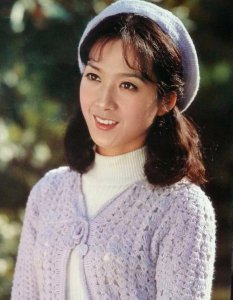 ​80年代最美影后龚雪近况 回国定居女儿被网友爆照