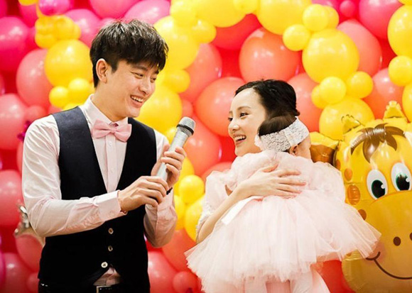 李小璐结婚几年　