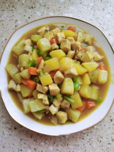 咖喱鸡肉土豆的做法家庭版(家庭版咖喱土豆鸡肉咖喱要美味,还是得这样吃才满