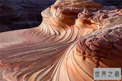 ​世界十大地质奇迹：地狱之门上榜，它因颜色变幻而闻名