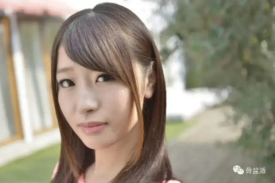 情趣小恶魔初美沙希美图分享,四冠女王!