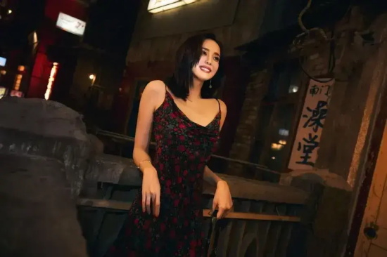 古力娜扎典型浓颜系新疆美人写真图集