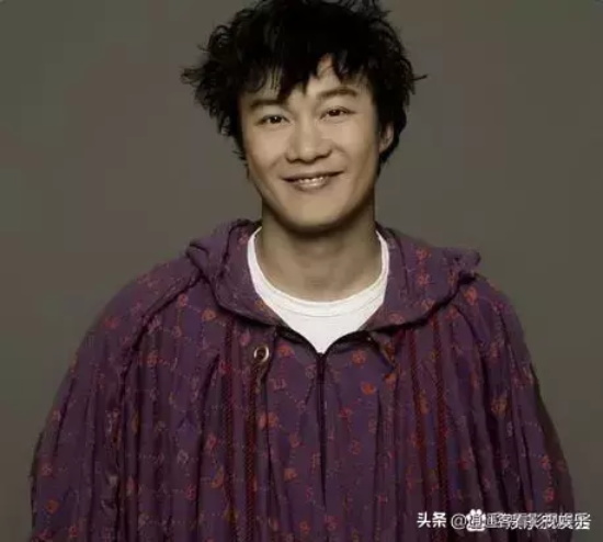 陈奕迅只有一个蛋是真的吗？