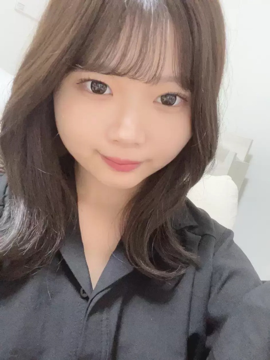 私信男演员讨教演技的千叶彩芽写真分享，业界最爱的小只马！