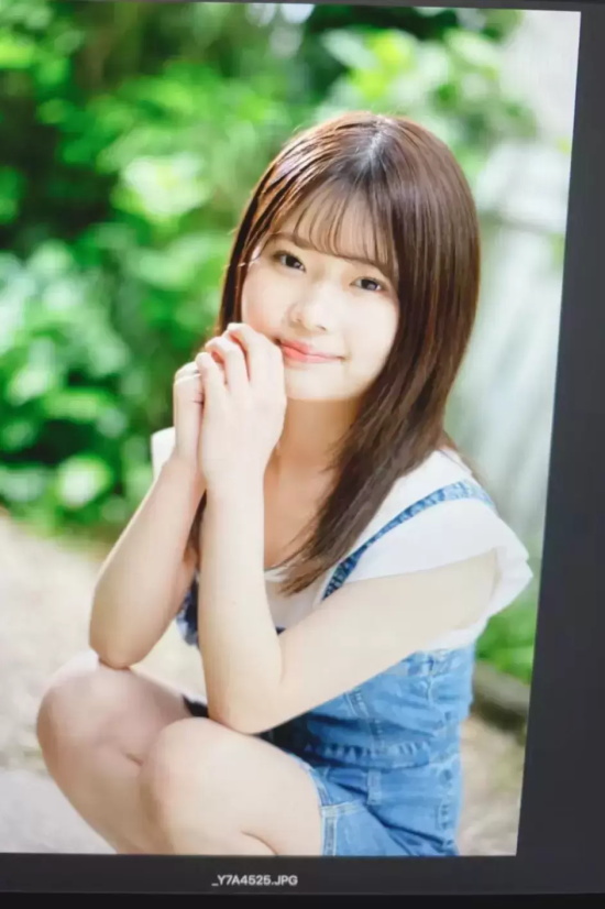 私信男演员讨教演技的千叶彩芽写真分享，业界最爱的小只马！