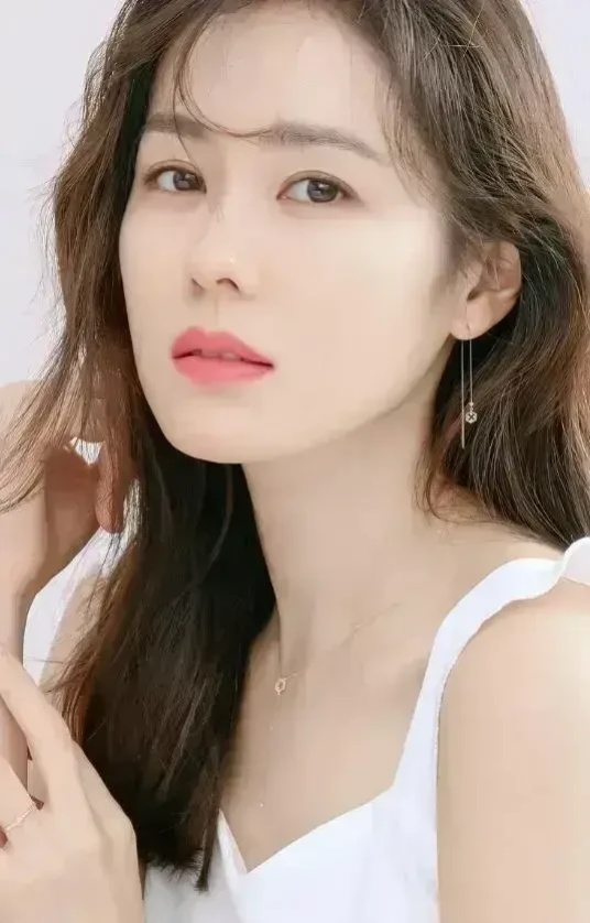 韩国影视圈半边天的重量级人物：孙艺珍