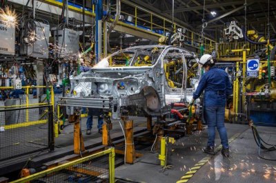 ​通用汽车 2023 年四季度业绩超预期，电动汽车业务目标下调