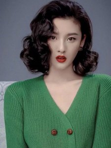 ​还在执著大红唇的港风妆，我有点倦了