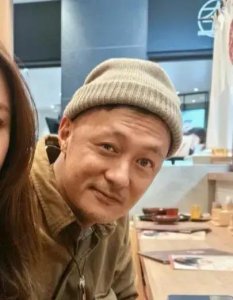 ​余文乐42岁近照不敢认！ 胡子花白、大小眼被传婚变后这是经历了啥？