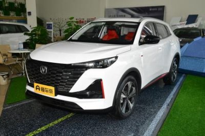 ​长安cs55plus自动挡落地价第二代（介绍长安cs55plus自动挡车型的价格和配置）