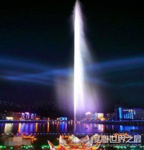 ​亚洲喷水最高的喷泉，鄂尔多斯音乐喷泉喷水高度达184米