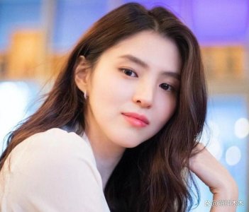 ​韩素希风波后掉粉掉代言，形象崩塌，网友喊话李惠利接棒