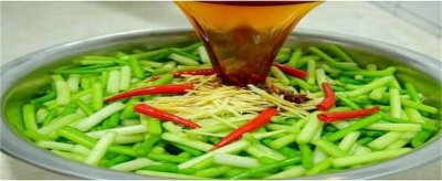 ​最简单的腌蒜薹 怎样腌蒜瓣又甜又脆又好吃