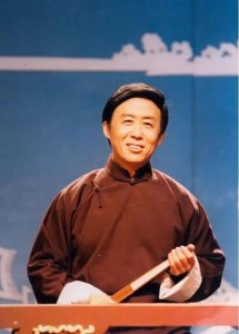 ​著名评书艺术家田连元：晚年丧子，如今靠轮椅出行还在坚持工作