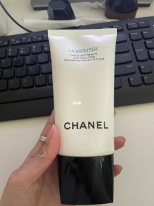 ​香奈儿洗面奶怎么辨别正品（香奈儿山茶花系列护肤品怎么样）