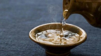 ​高度白酒 存储(白酒的最佳存储年限)