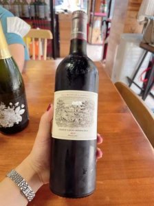 ​拉菲酒为什么那么贵呢？拉菲为什么这么贵