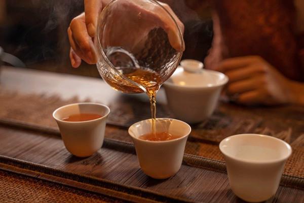 红茶是热性的吗 红茶是酸性的吗 红茶是热性的吗 红茶是酸性的吗