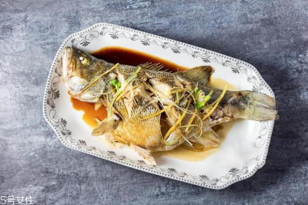 李锦记蒸鱼豉油好吃吗 大厨的蒸鱼秘方都在这款油里 李锦记蒸鱼豉油好吃吗 大厨的蒸鱼秘方都在这款油里