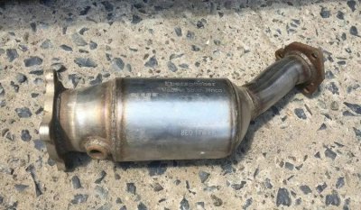​汽车三元催化器多少钱一个