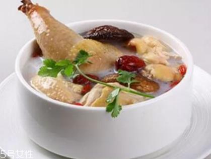 什么人不适合喝鸡汤？鸡汤虽好但这些人却无福消受