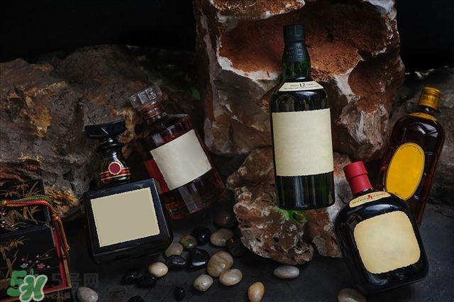 喝了红酒可以吃榴莲吗 红酒和榴莲能一起吃吗