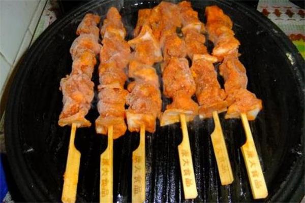 骨肉相连是什么肉做的 骨肉相连是猪肉还是鸡肉