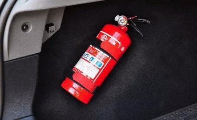​灭火器可以放在车的后备箱吗
