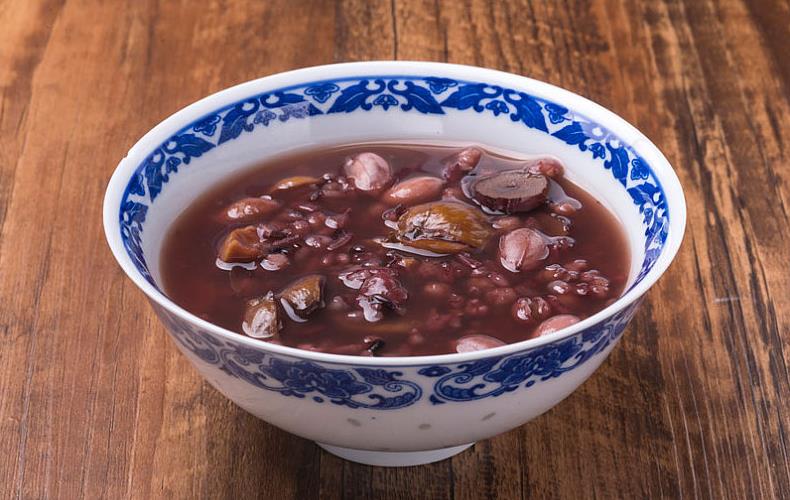 八宝粥煮出来为什么不红 八宝粥怎么煮颜色红又软烂