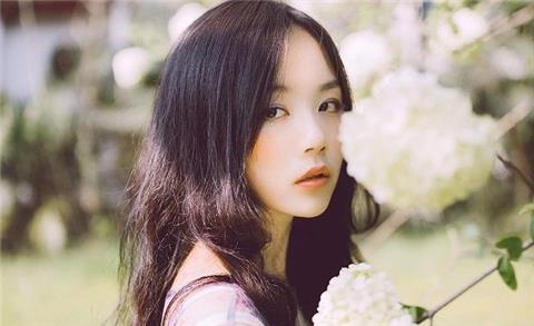 表面傻城府深的女生是什么样的
